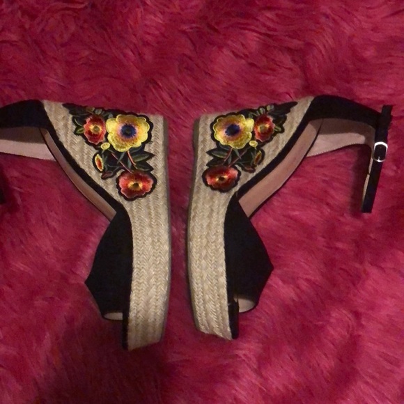 Madden girl Elly platform wedges - Picture 3 of 3